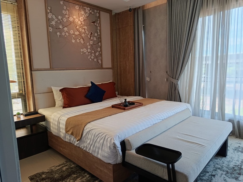 Interior klaster Lily di Paramount Petals